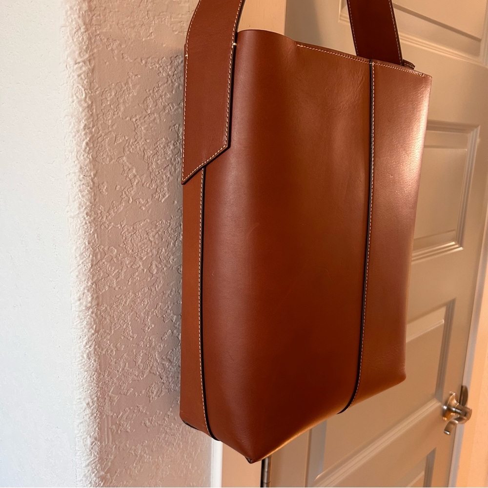 Banana Republic Vida Leather Shoulder Bag Saddle Brown - Picture 5 of 9